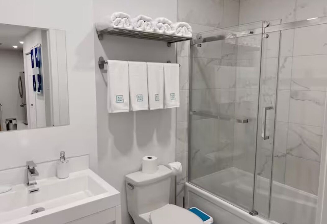 Photo of Bathroom in Cote-Des-Neiges—Notre-Dame-De-Grace