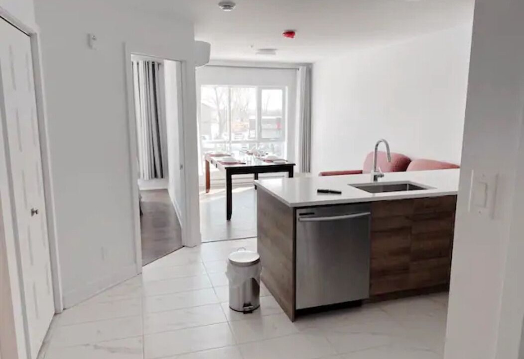 Photo of Livingroom in Cote-Des-Neiges—Notre-Dame-De-Grace