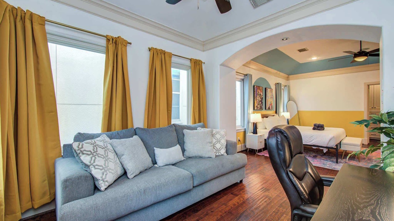 Photo of Livingroom in Greater Heights
