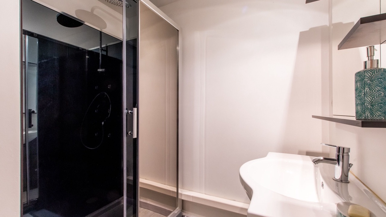 Photo of Bathroom in Aubais