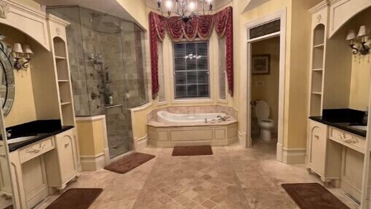 Photo of Bathroom in Benton