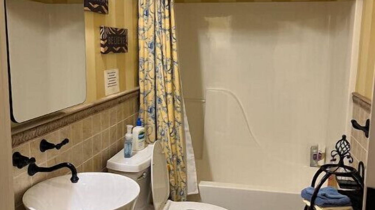 Photo of Bathroom in Benton
