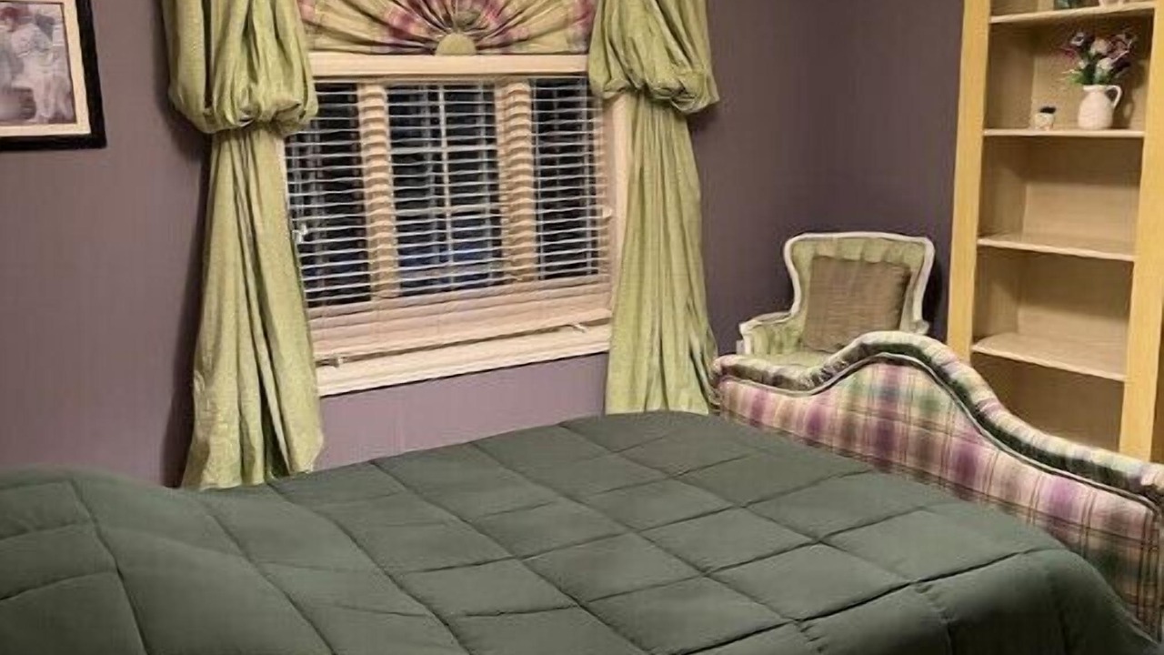 Photo of Bedroom in Benton