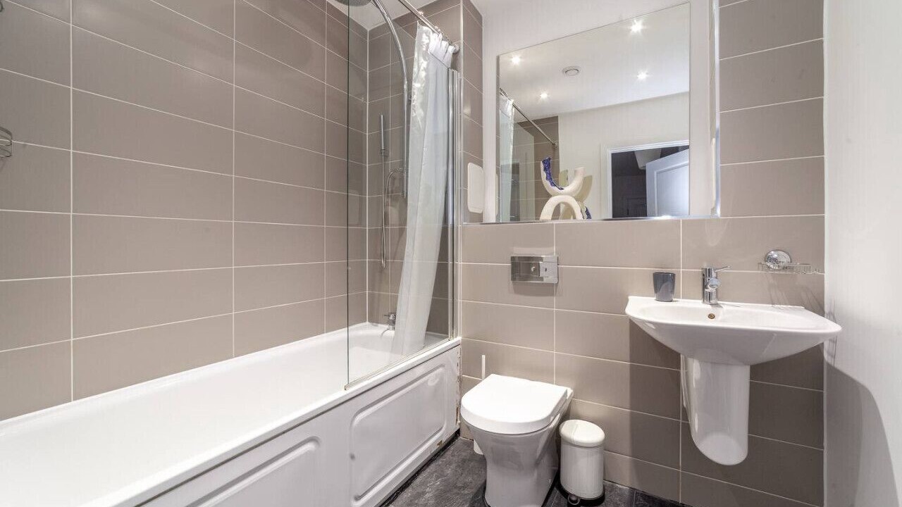 Photo of Bathroom in Bromley South