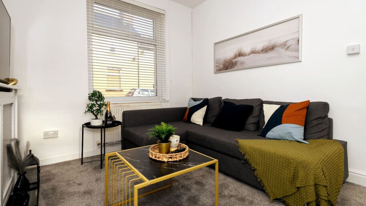 Photo of Livingroom in Barry