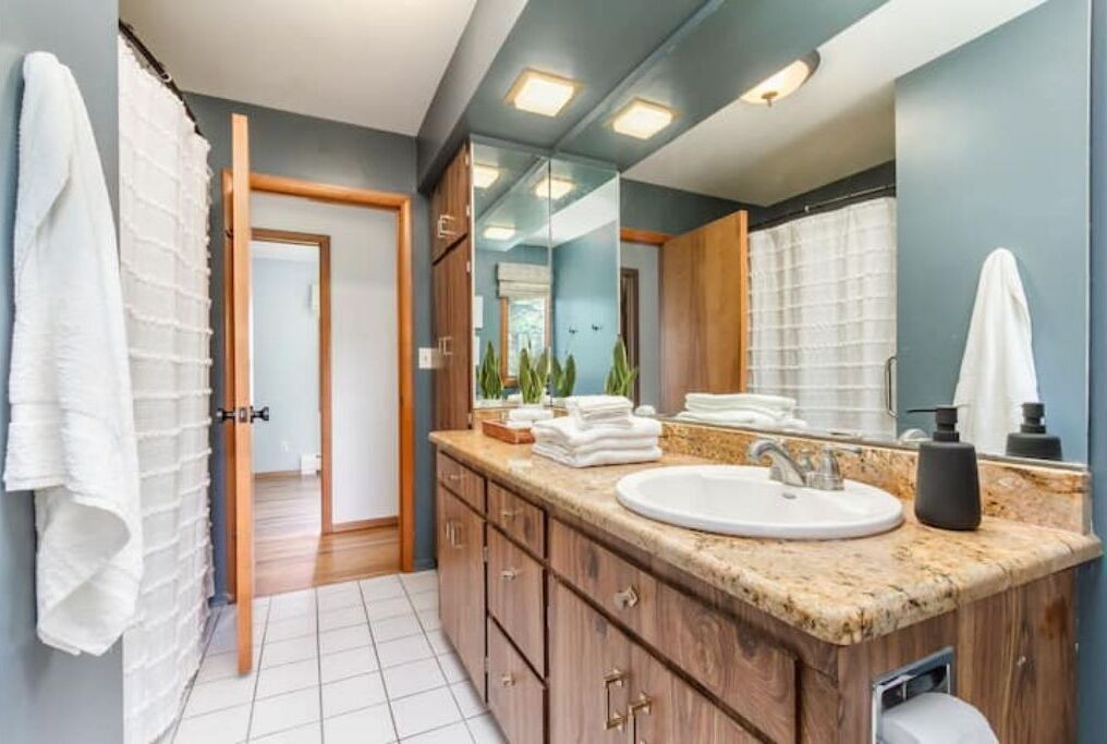 Photo of Bathroom in Williamson