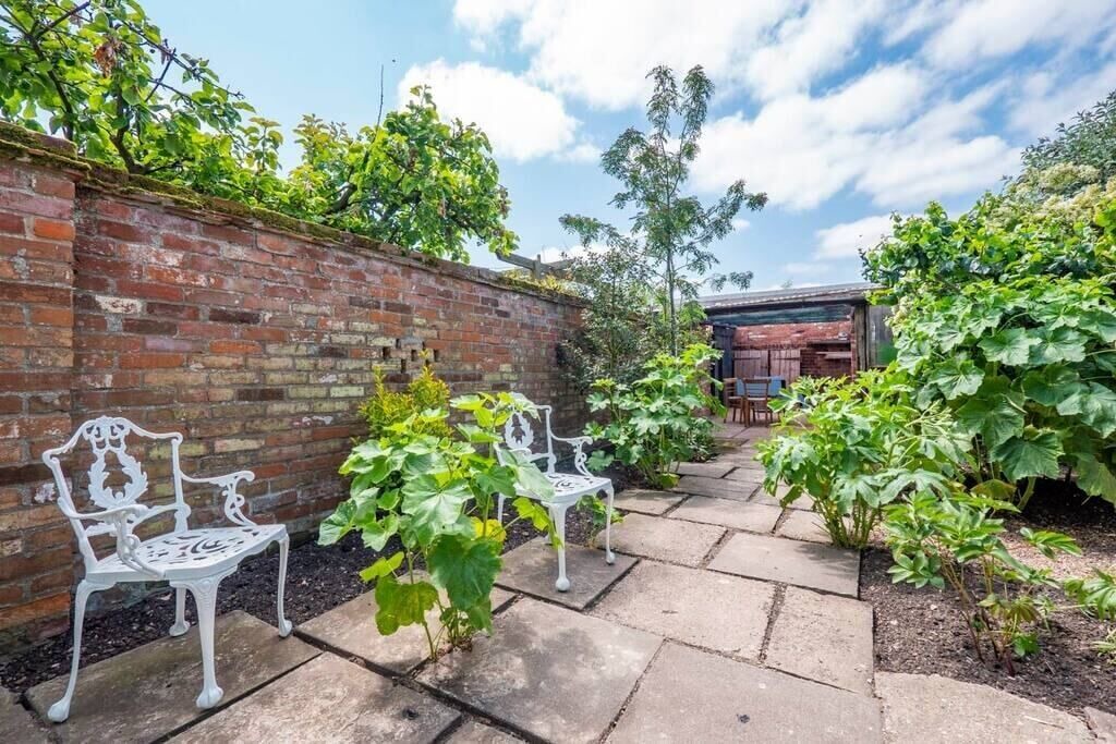Photo of Patio Balcony in Long Melford