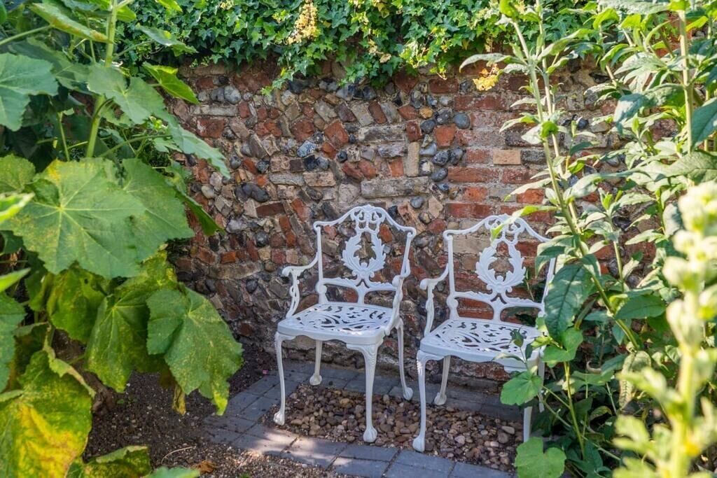 Photo of Patio Balcony in Long Melford
