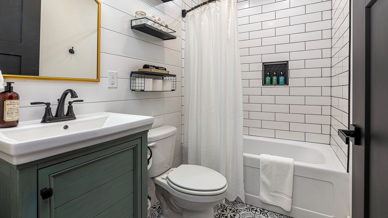 Photo of Bathroom in Goreville