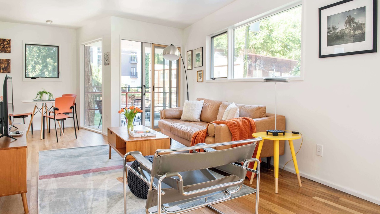 Photo of Livingroom in Midtown