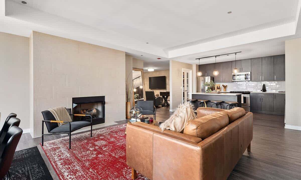 Photo of Livingroom in Rush and Division