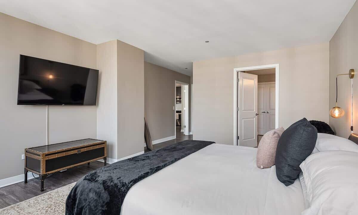 Photo of Bedroom in Rush and Division