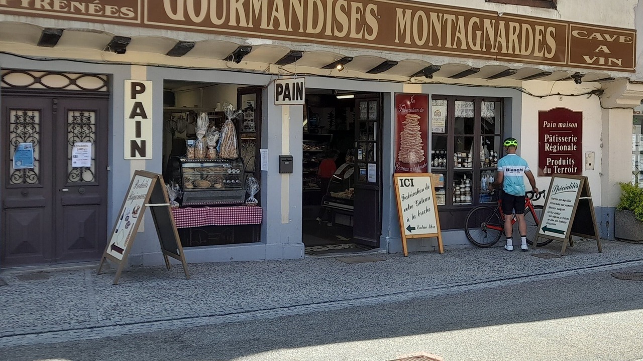 Photo of Outdoor in Sarrancolin