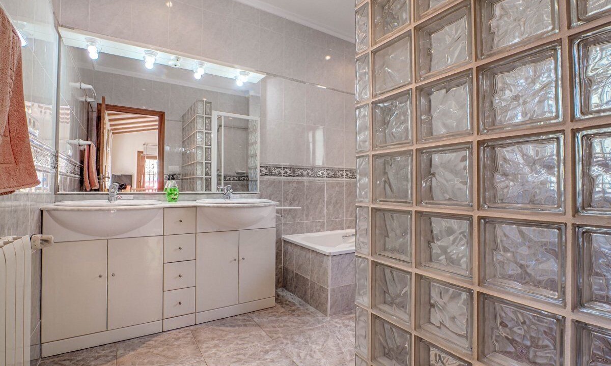 Photo of Bathroom in Benimeit