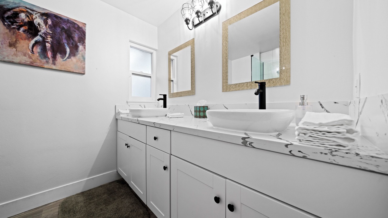 Photo of Bathroom in Northeast Anaheim