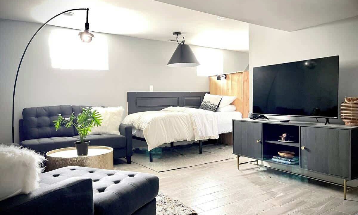 Photo of Bedroom in Evanston