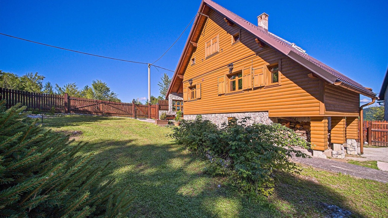 Photo of Others in Skrad