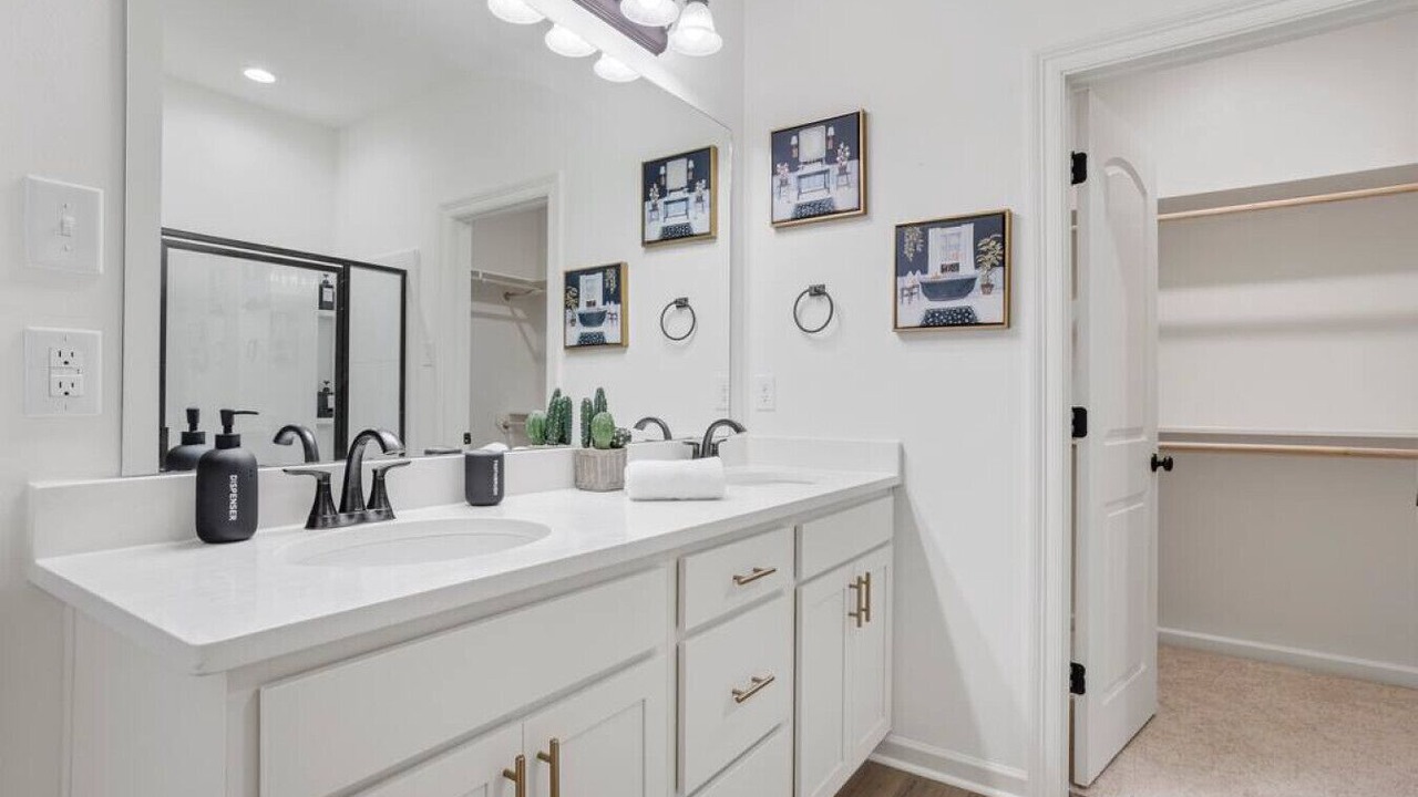 Photo of Bathroom in Highlands - Perkins