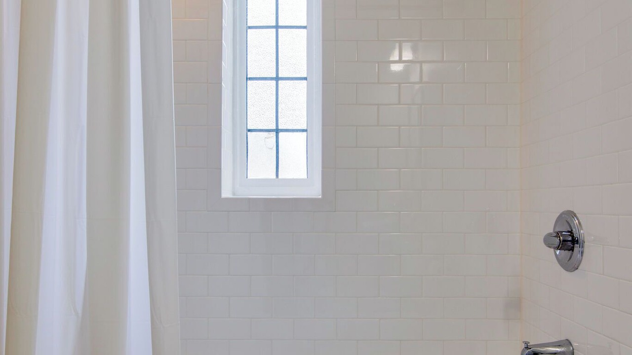 Photo of Bathroom in Music Row