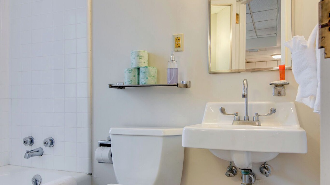 Photo of Bathroom in Music Row
