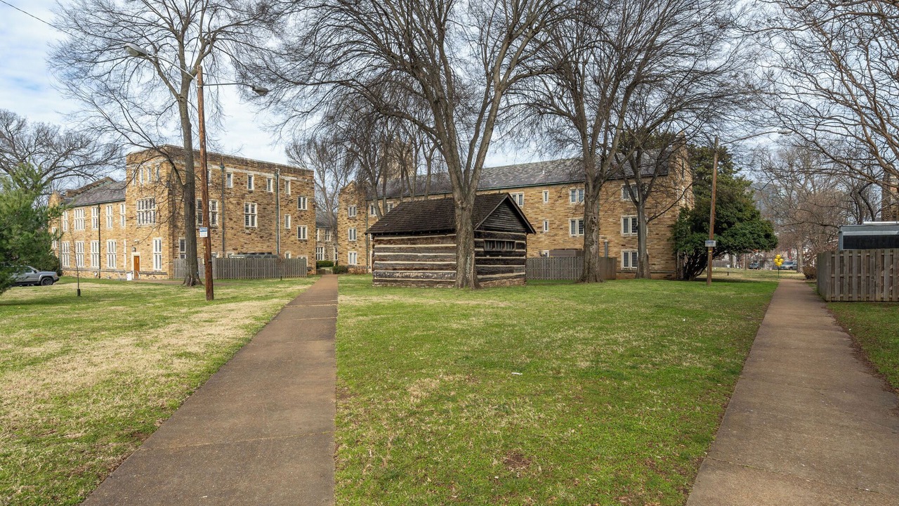 Photo of Outdoor in Music Row