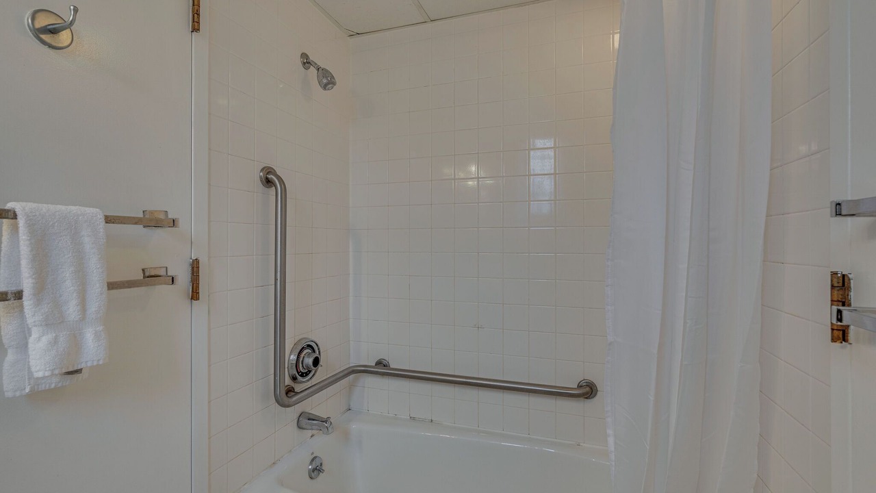 Photo of Bathroom in Music Row