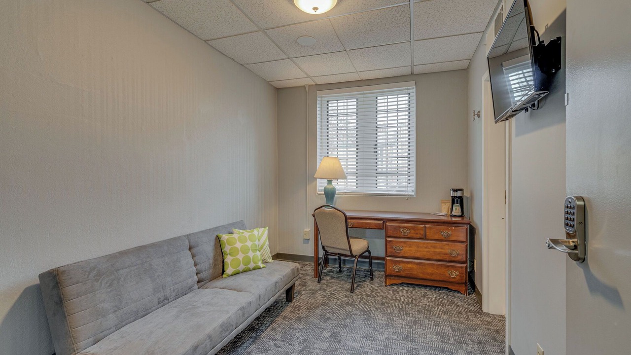Photo of Livingroom in Music Row