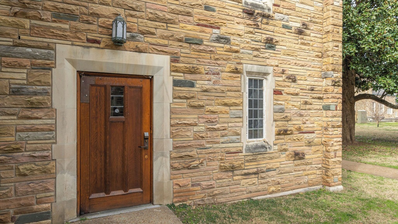 Photo of Outdoor in Music Row
