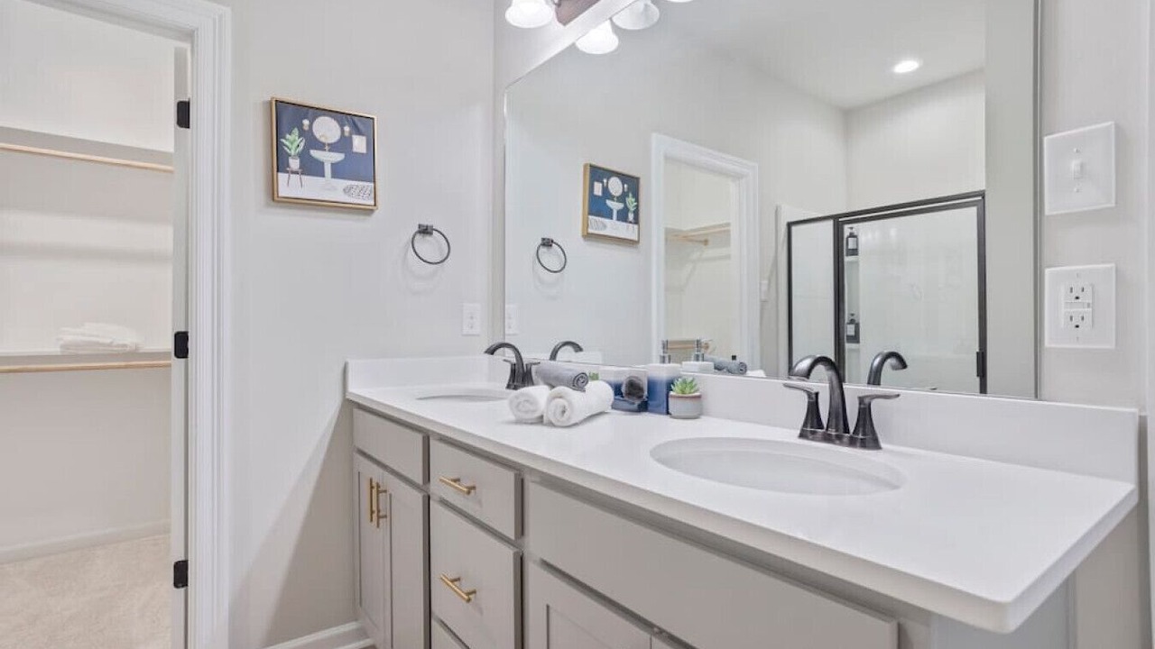 Photo of Bathroom in Highlands - Perkins