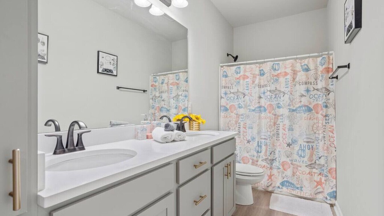 Photo of Bathroom in Highlands - Perkins