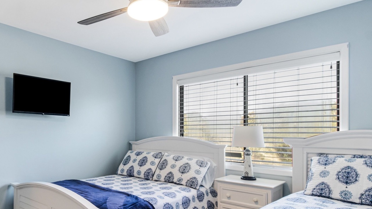 Photo of Bedroom in Caswell Beach