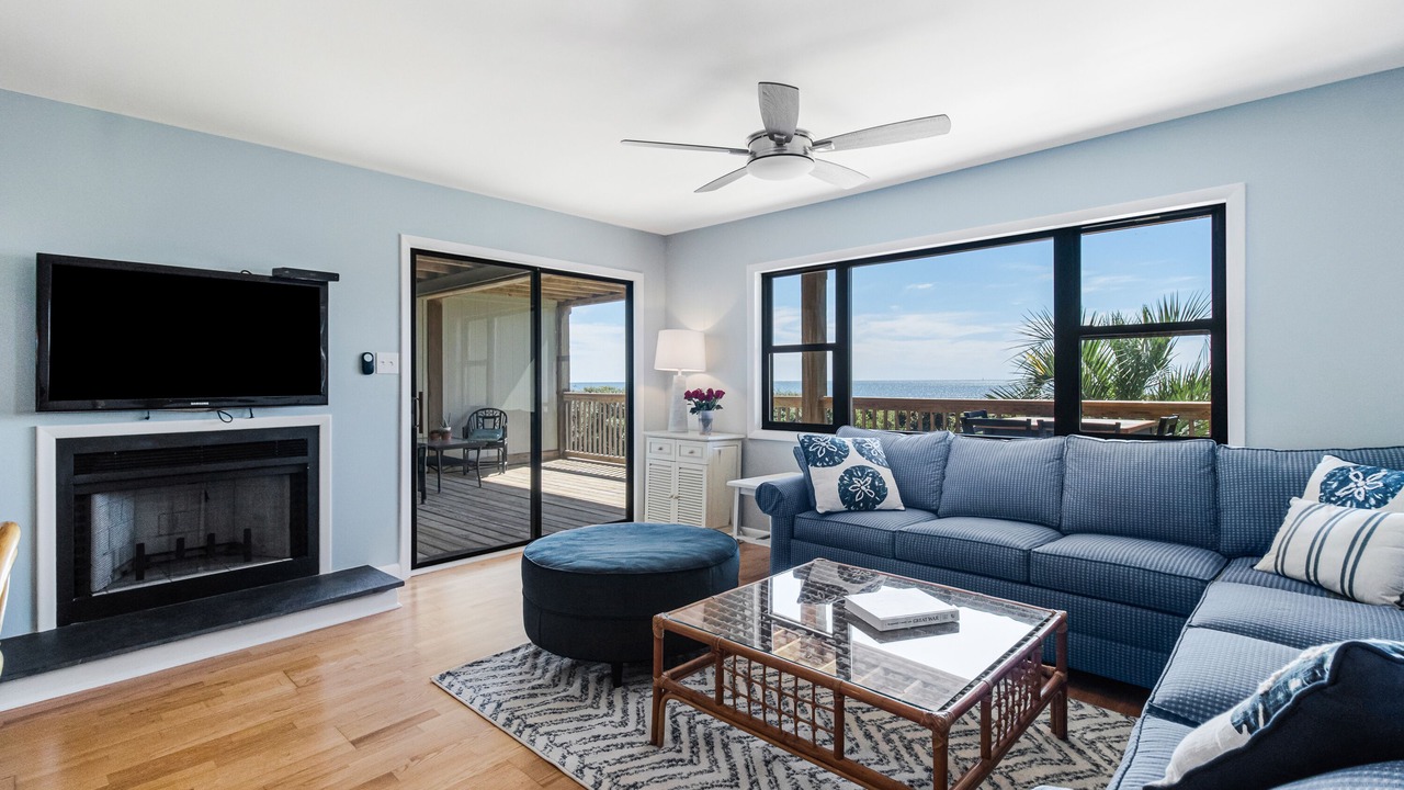 Photo of Livingroom in Caswell Beach