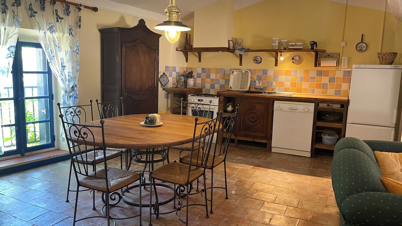 Photo of Others in Moux