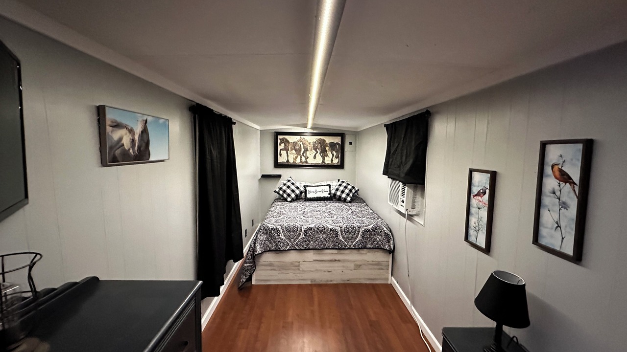 Photo of Bedroom in Whitney