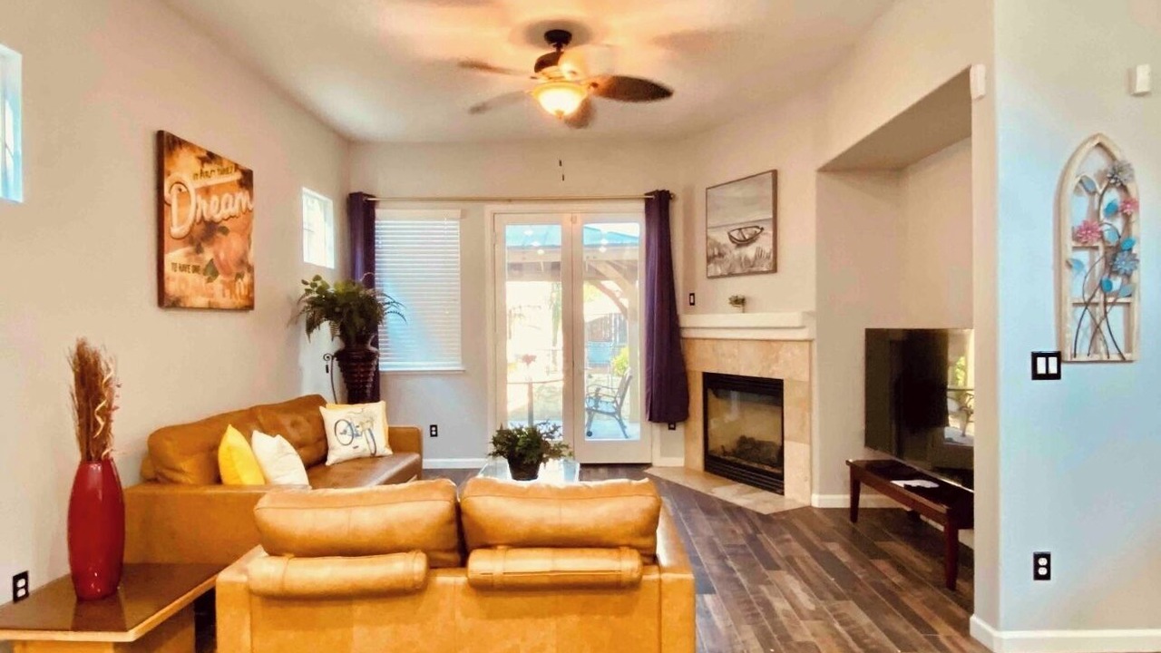 Photo of Livingroom in Tracy