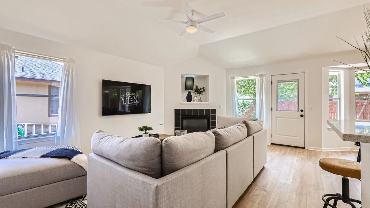 Photo of Livingroom in Leander