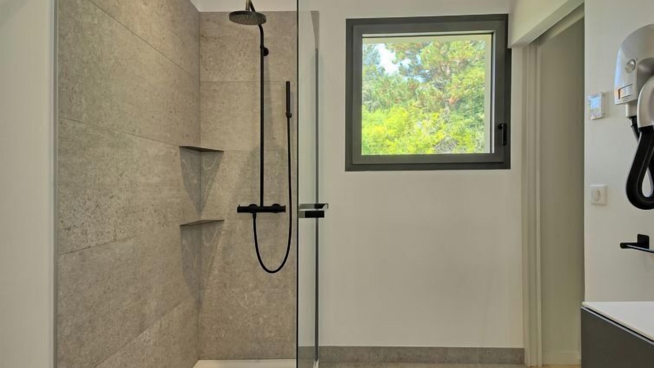 Photo of Bathroom in Pornichet