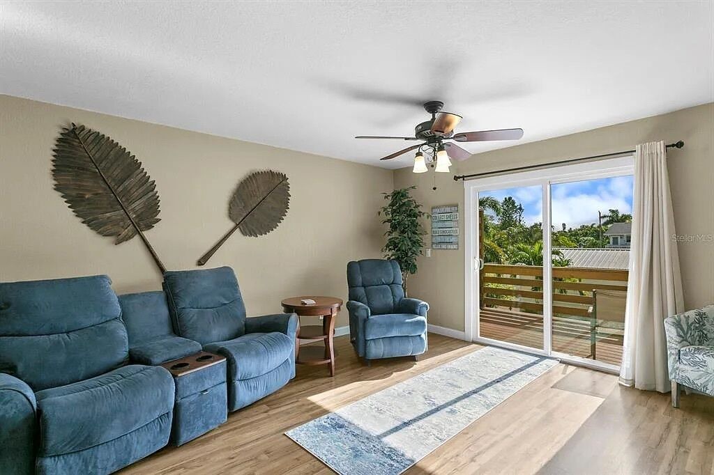 Photo of Livingroom in Whitney Beach