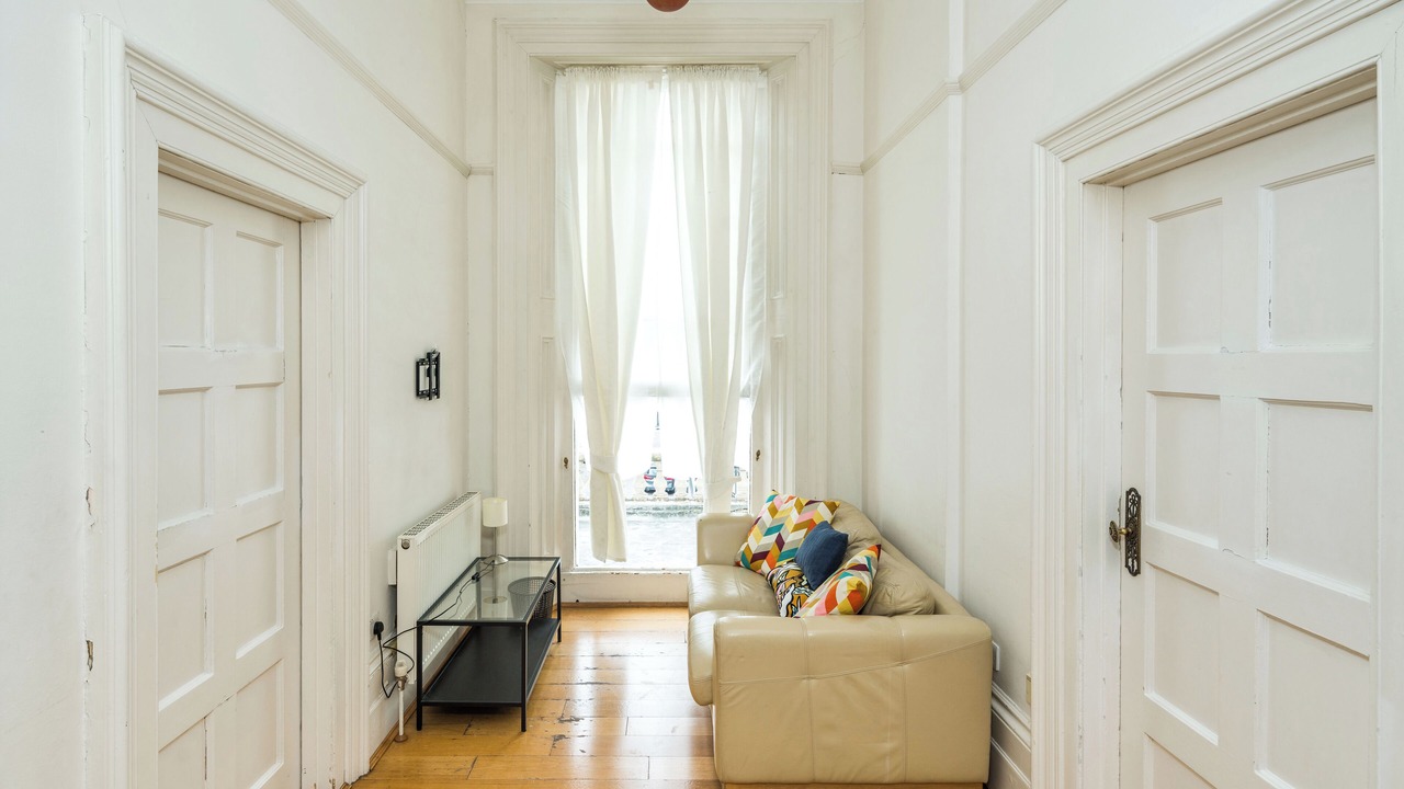 Photo of Livingroom in Courtfield