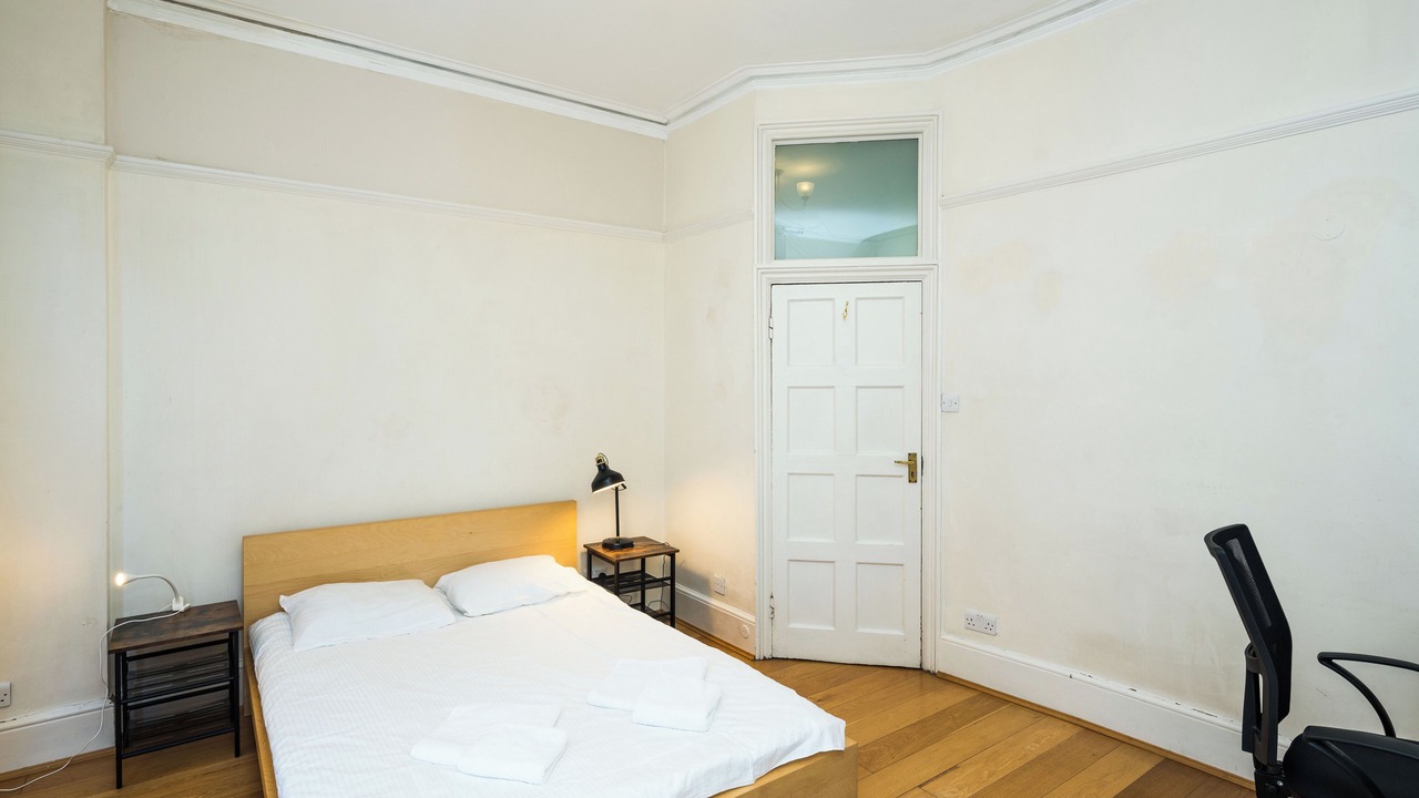 Photo of Bedroom in Courtfield