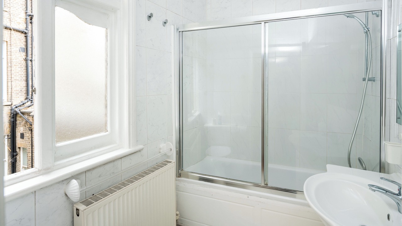 Photo of Bathroom in Courtfield