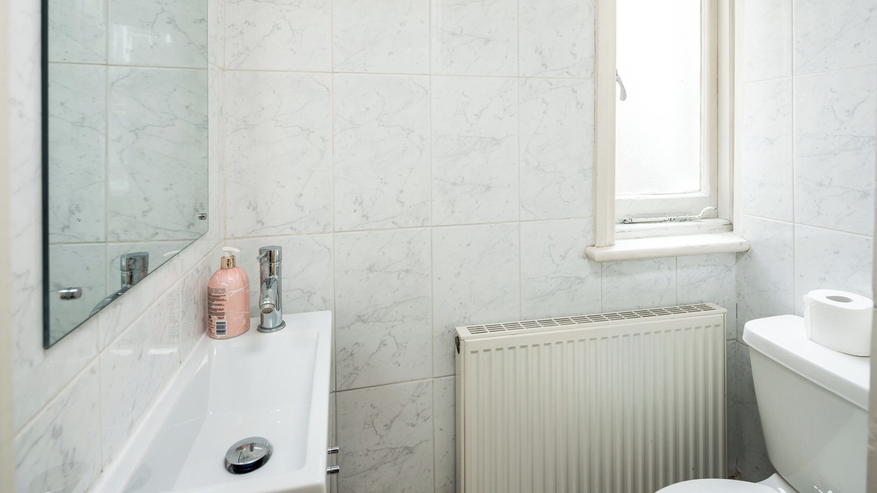 Photo of Bathroom in Courtfield