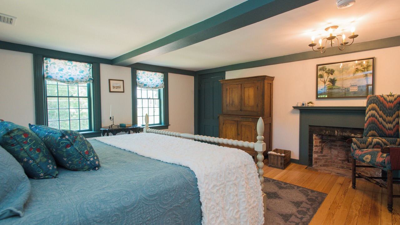 Photo of Others in Sandwich