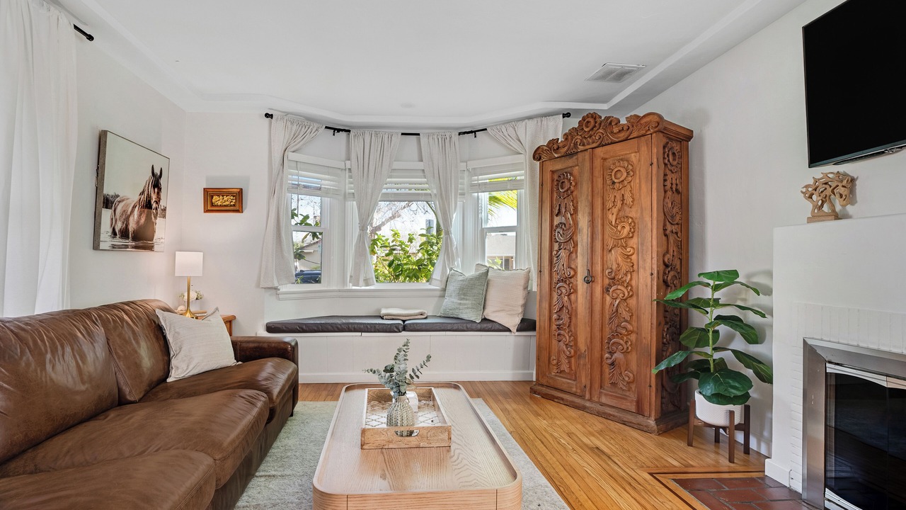Photo of Livingroom in West Los Angeles