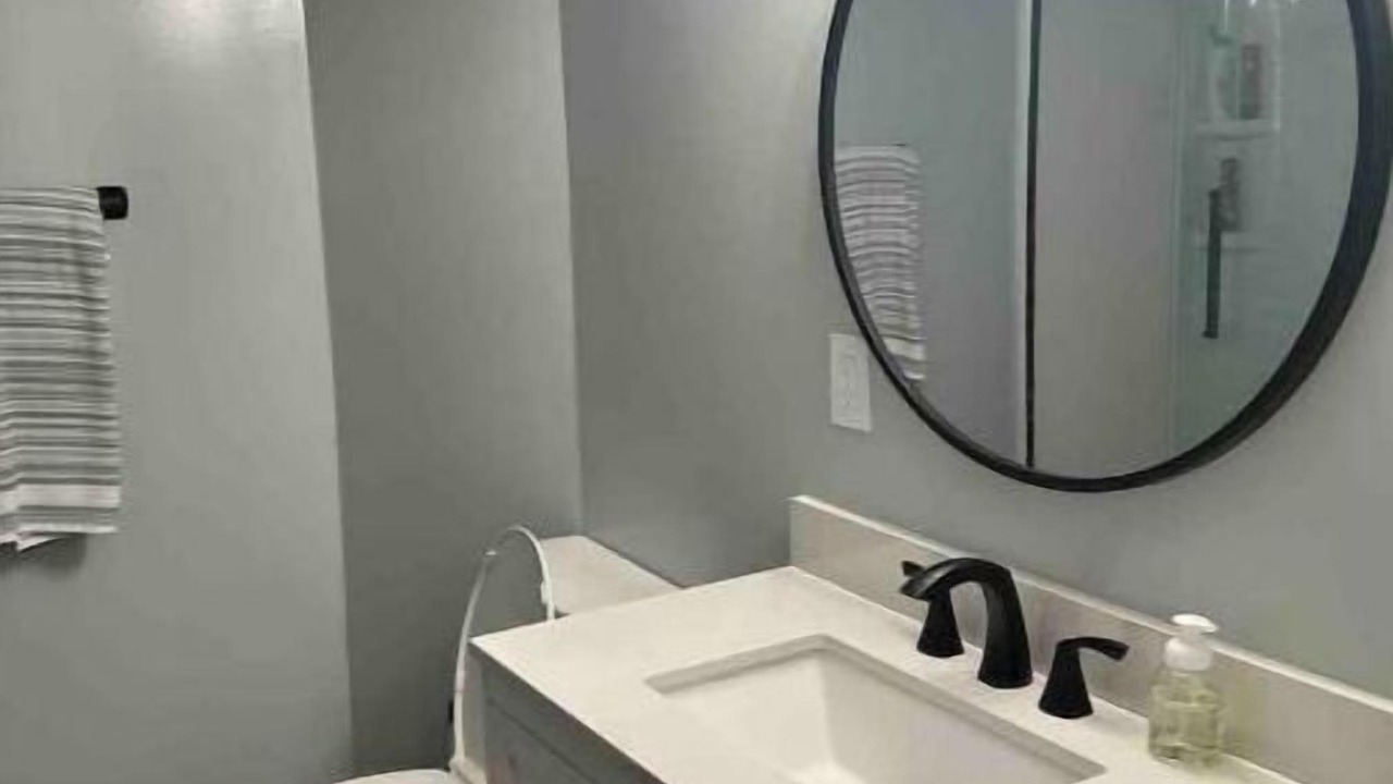 Photo of Bathroom in Republican City