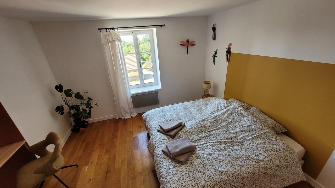 Photo of Bedroom in Menetru-le-Vignoble