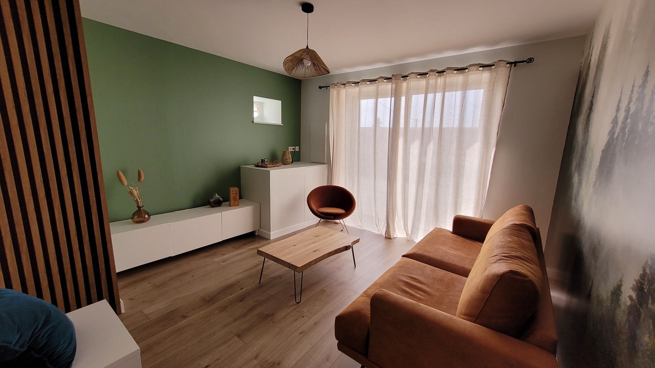 Photo of Livingroom in Menetru-le-Vignoble