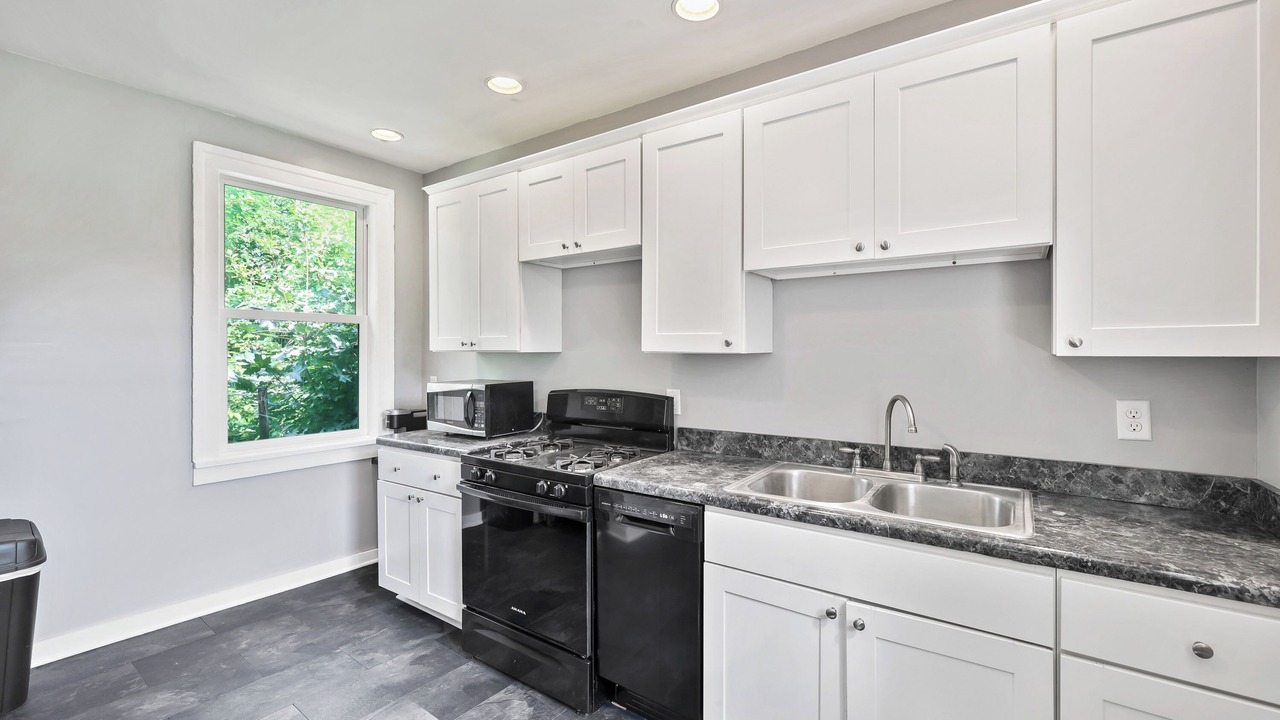 Photo of Kitchen in Front Park