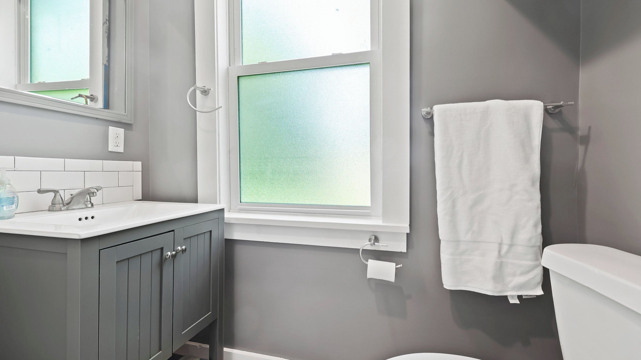 Photo of Bathroom in Front Park