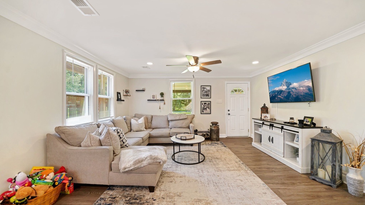 Photo of Livingroom in Exton